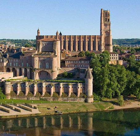 Albi et la cité épiscopale, visite touristique incontournable du Tarn, au départ du camping en région Occitanie du Chêne Vert, à Castelnau de Montmiral.