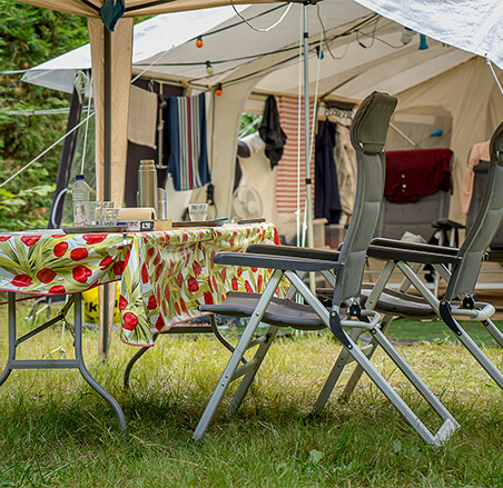 Vue aérienne de l’espace aquatique du camping le Chêne Vert entre Albi et Gaillac