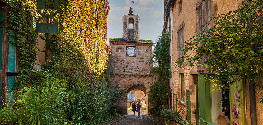 Cordes sur Ciel, lieu touristique incontournable du Tarn, à 22 km du camping en région Occitanie du Chêne Vert, à Castelnau de Montmiral.